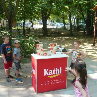 faltschachteln umwerfen